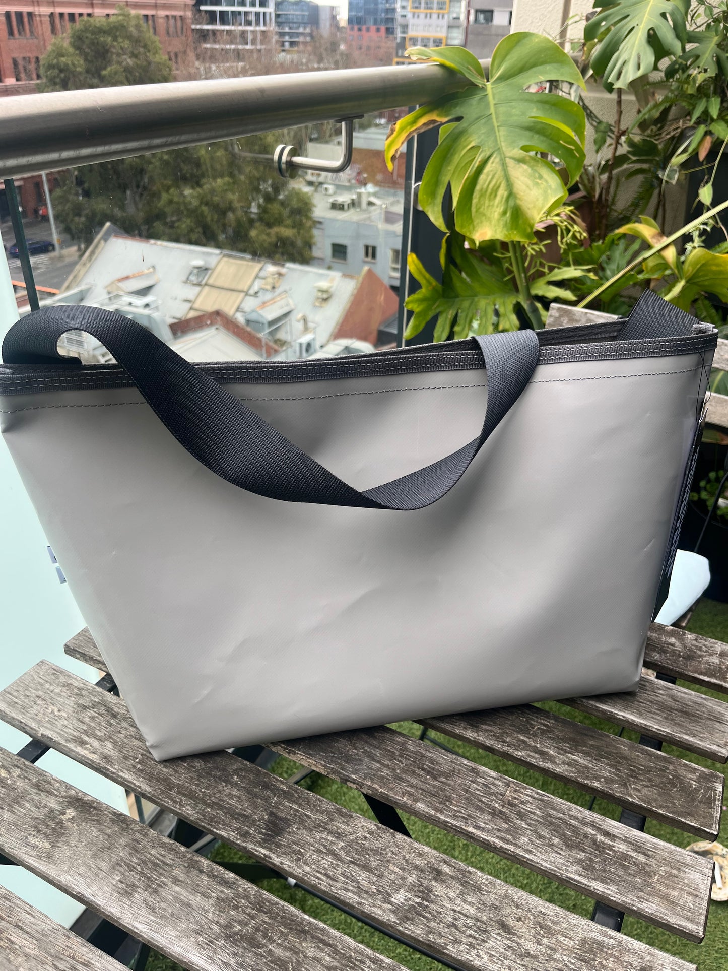 *Monochrome Saturday through Sunday convertible-* special color combination